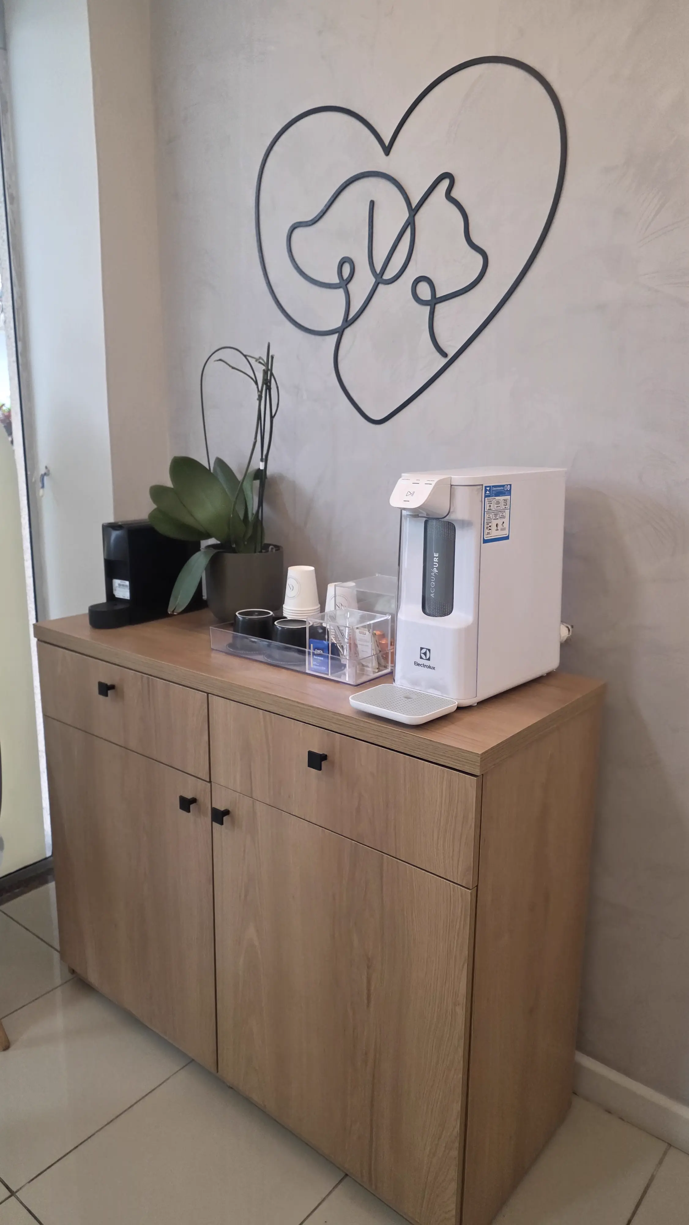 Espaço de atendimento com estrutura organizada