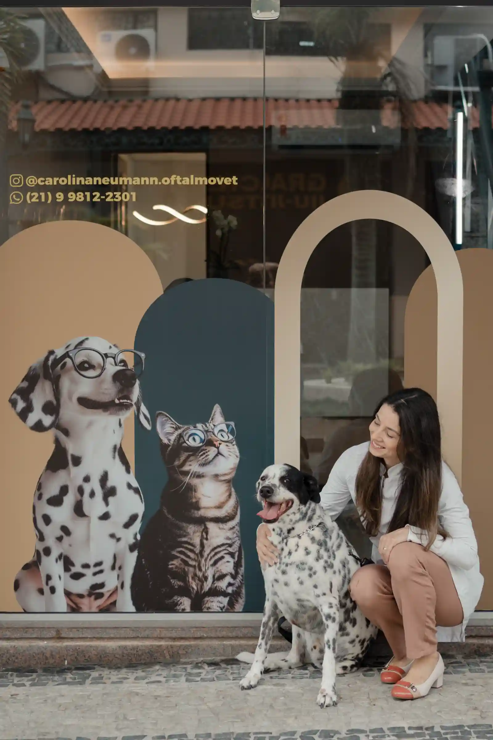 Vista da fachada da clínica da Dra. Carolina Neumann